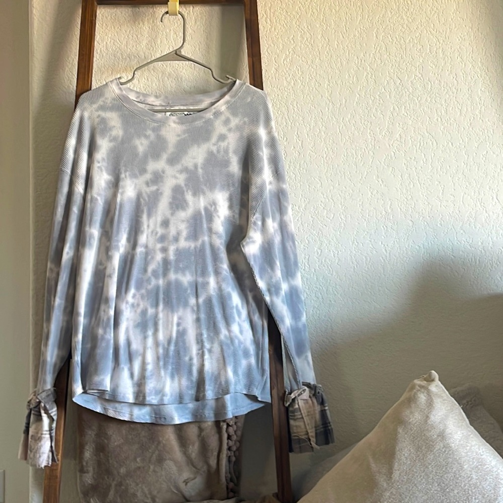 Thermal tie dye long sleeve with plaid wrist cuffs